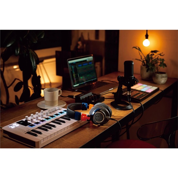 Audio_Technica_ATH_M50XLAB_Limitalt_kiadas_professzionalis_studio_monitor_fejhallgato-i42384759.jpg Audio-Technica ATH-M50XLAB Limitált kiadás professzionális stúdió monitor fejhallgató - Image 9