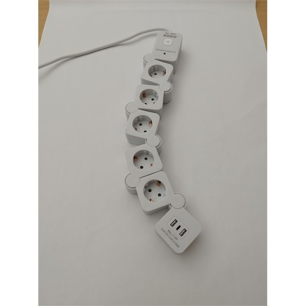 SPS túlfeszültségvédő elosztó, 1,5 méteres, 5 DIN + 2 USB + 1 USB-C, flexi - Image 2