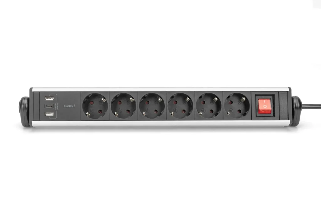 Digitus Hálózati Elosztó Kapcsolóval 6DIN, 3xUSB 1,5m Black - Image 5