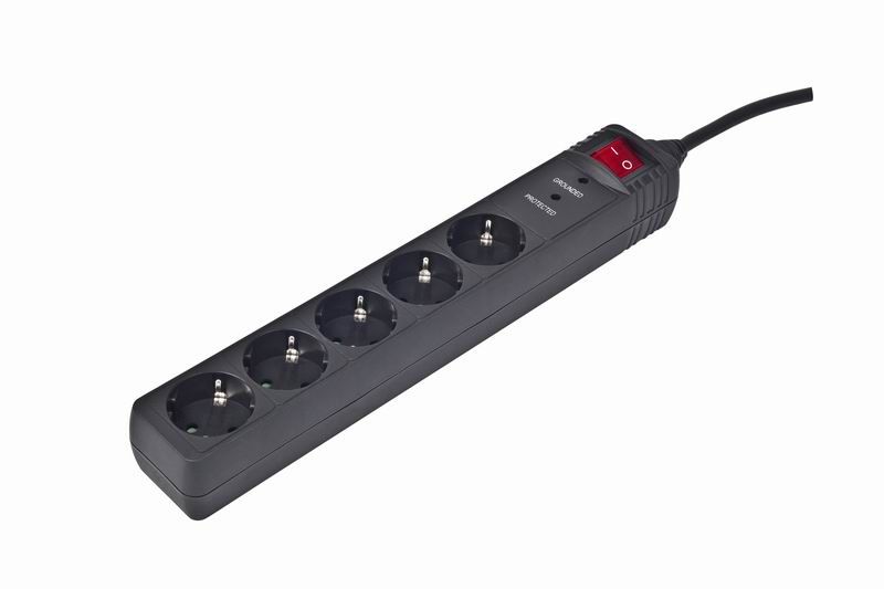 Gembird SPG5-C-5 Túlfeszültségvédő Kapcsolóval 5DIN 1,5m Black - Image 1
