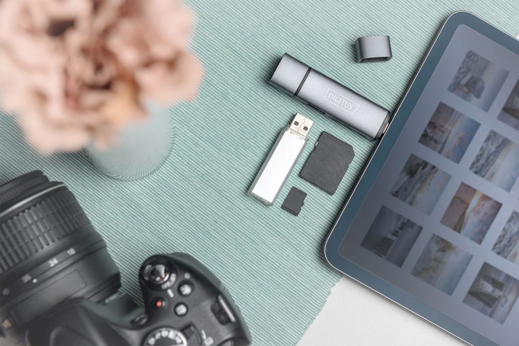 digitus-combo-card-reader-hub-grey_11.jpg Digitus Combo Card Reader Hub Grey - Image 11