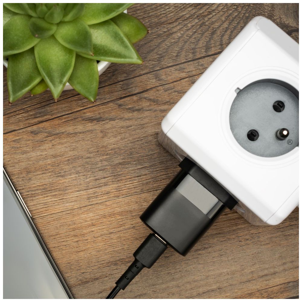 FIXED Mini hálózati töltőkészlet USB-C kimenettel és USB-C/Lightning kábellel 20W 1m, fekete - Image 7