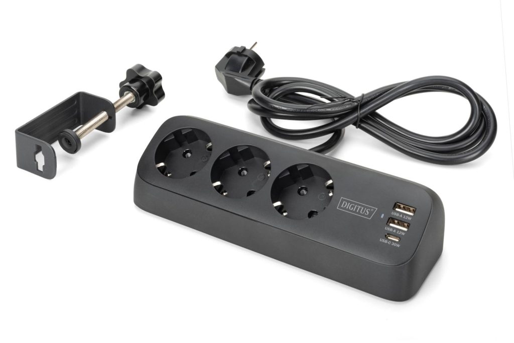 Digitus Hálózati Elosztó Kapcsolóval 3DIN 1,5m Black - Image 2