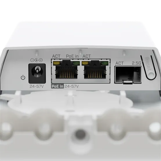 MikroTik Kültéri media konverter, IP55 védelemmel, SwOS, 2x10/100/1000 Mbps RJ45 port, 1x SFP 2.5G port - Image 2