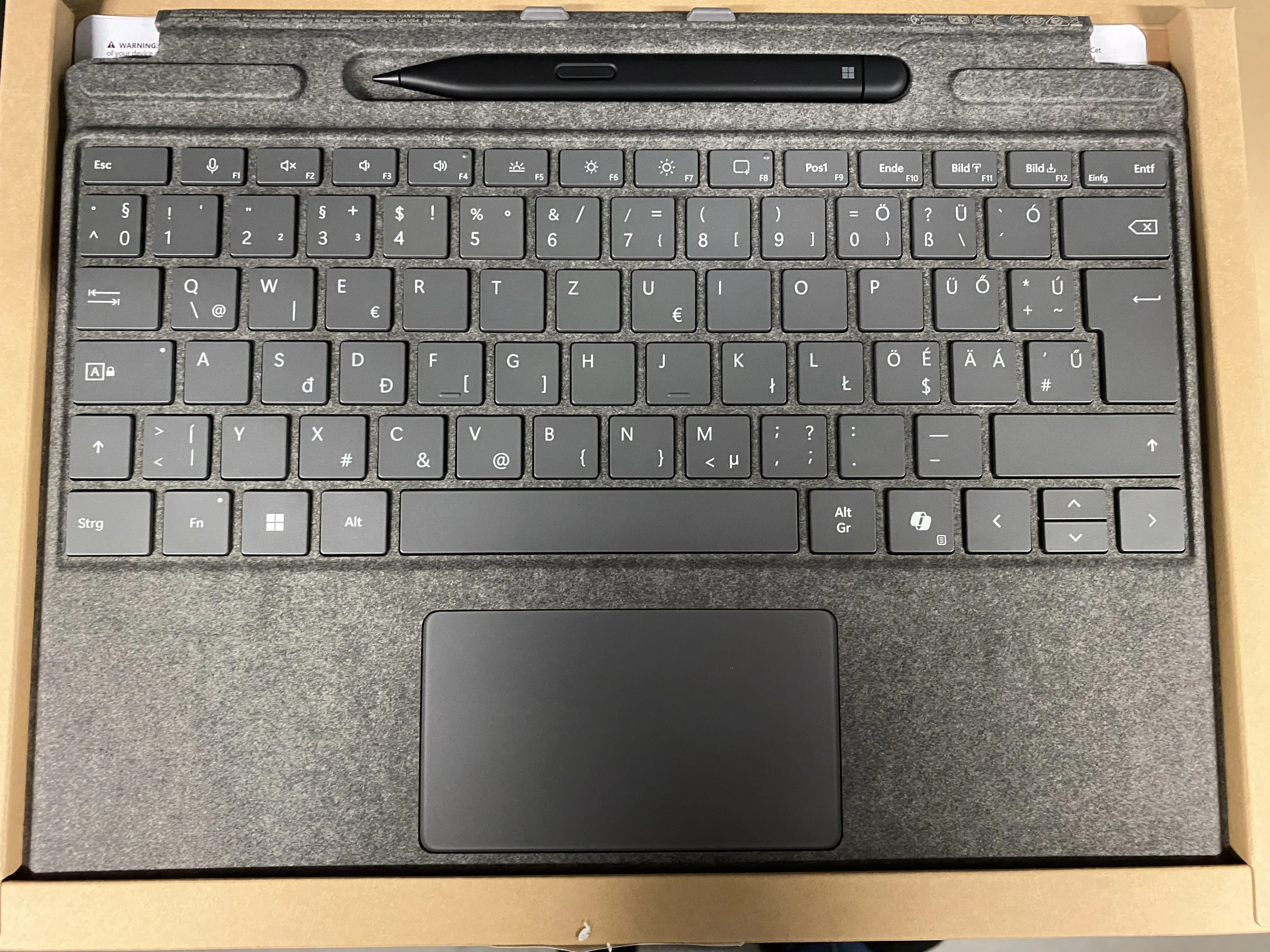 Microsoft Surface Pro Keyboard + Slim Pen, Magyar ékezetekkel Platinum