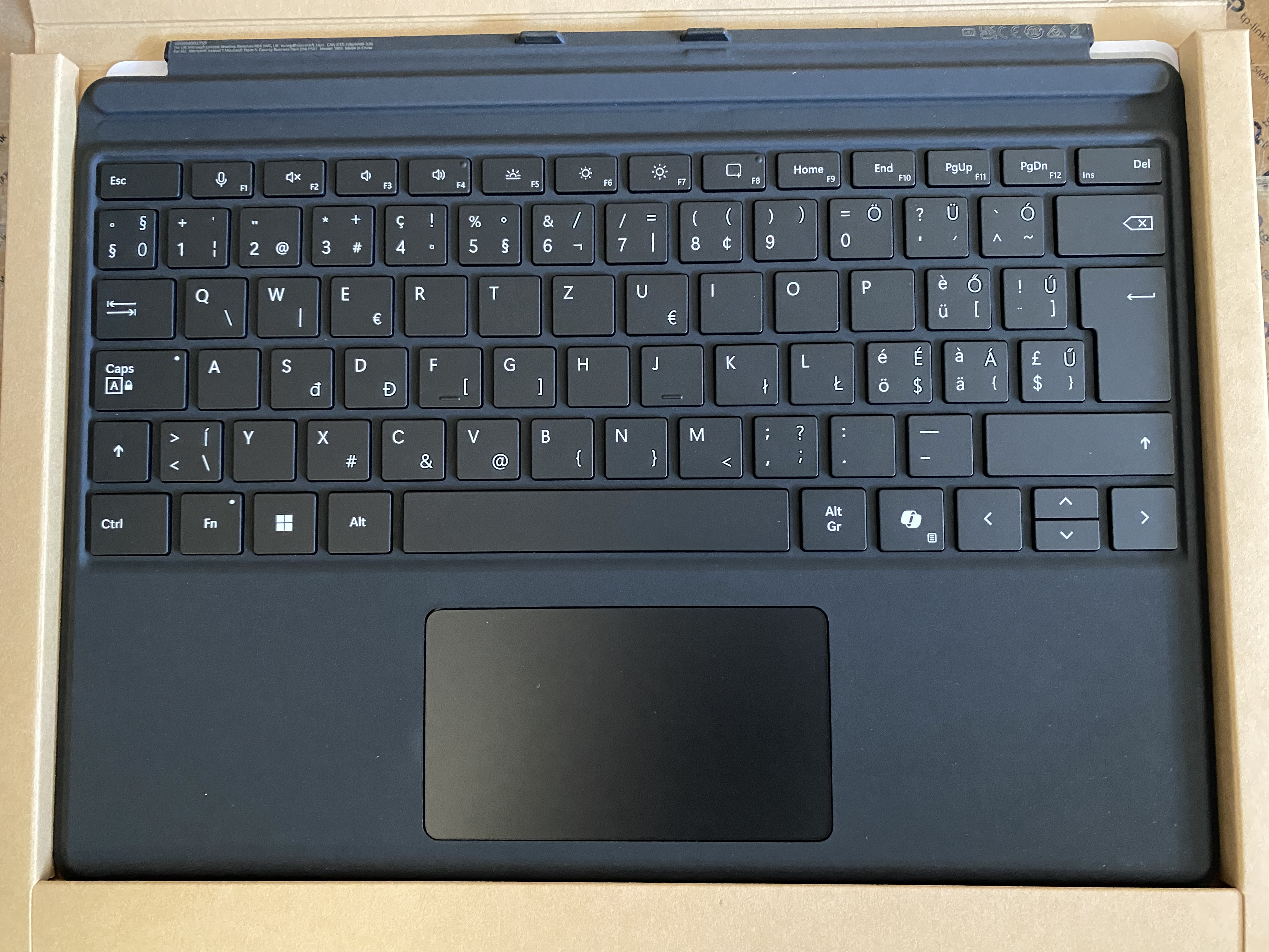 Microsoft Surface Pro Signature Keyboard ONLY German (Magyarított) Black