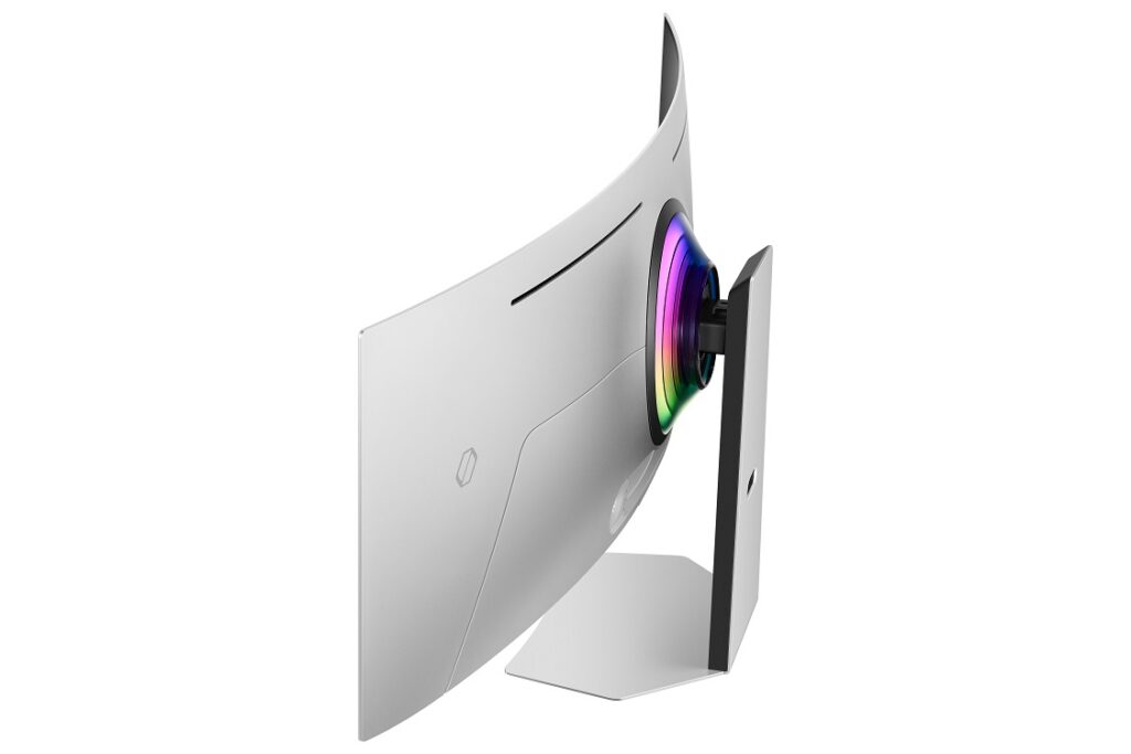 SAMSUNG Ívelt Gaming 240Hz OLED monitor 49" G95SD, 5120x1440, 32:9, 250cd/m2, 0.03ms, HDMI/DP/WiFi/BT, hangszóró - Image 13